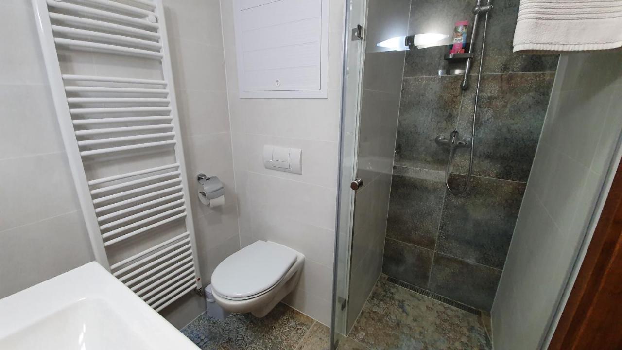 Rodinny Privatny Apartman A309 V Uplnom Centre Stareho Smokovca - Ticha Izba S Parkovanim Vysoke Tatry Exterior photo